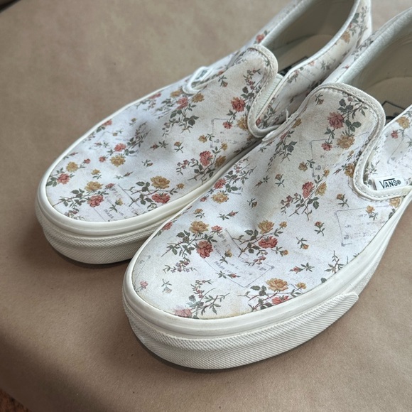 Vans Cream Floral Slip-On Sneakers - Picture 10 of 11